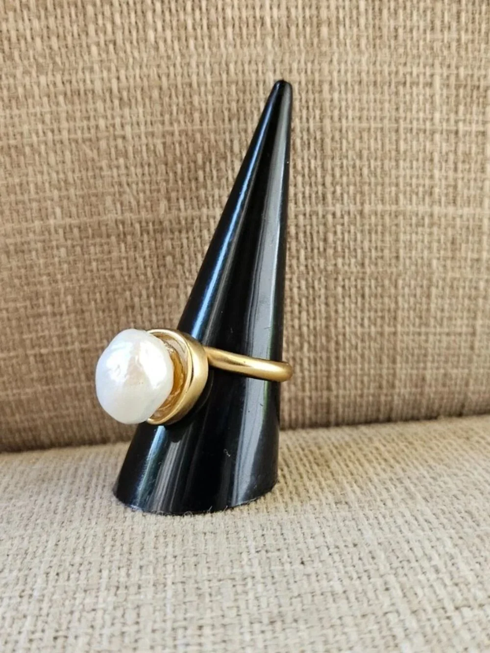 Vintage Kiam Family Ring Gold Tone Fashion Jewelry Faux Pearl Size